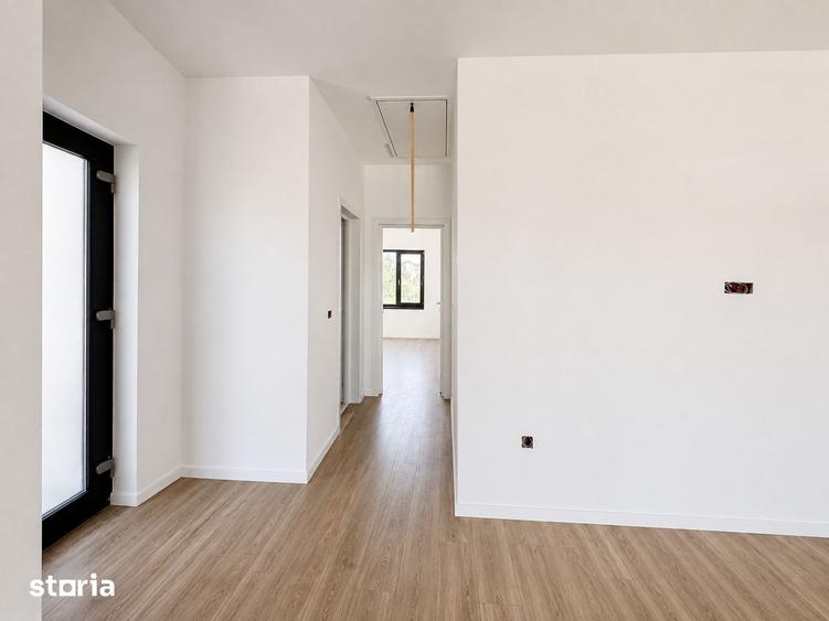 Casă cu 3 camere cu Teren 334 Mp în Moșnița Nouă