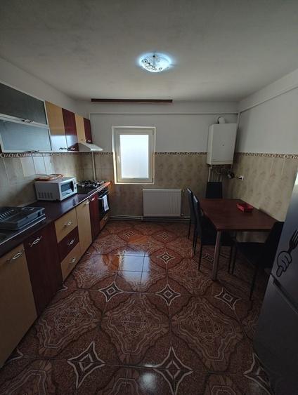 Apartament cu 2 camere semidecomandat în Broșteni