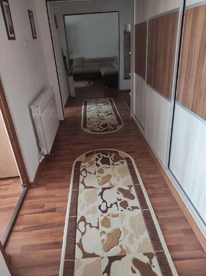 Apartament cu 3 camere decomandat în Abator