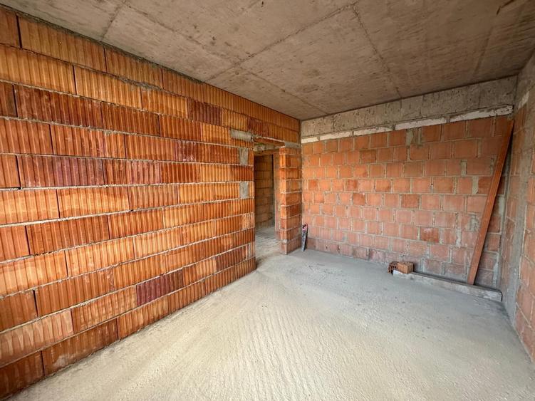 Apartament cu 2 camere decomandat în Furnica