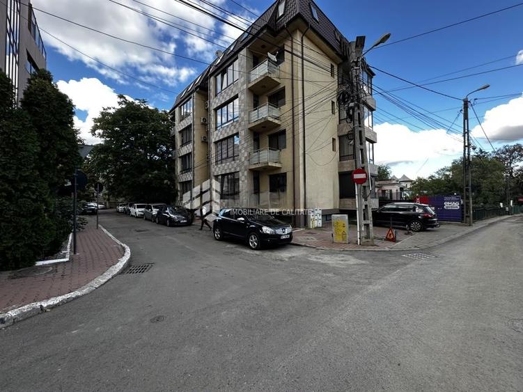 Apartament cu 2 camere semidecomandat, mobilat în Central