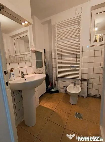 Apartament cu 2 camere semidecomandat în Sala Palatului