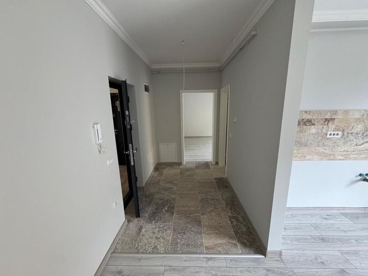 Apartament cu 2 camere decomandat în Girocului