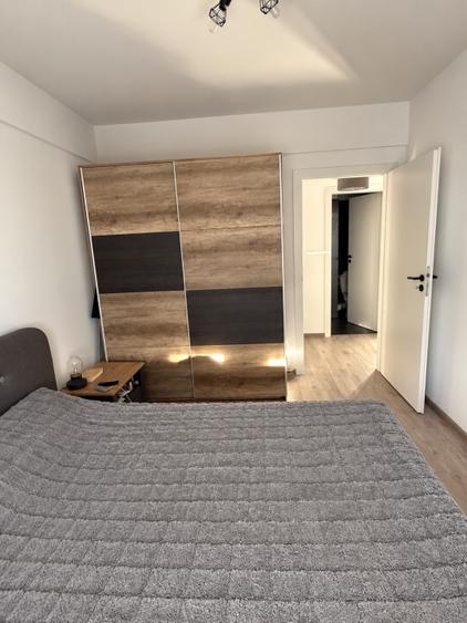 Apartament cu 2 camere decomandat, mobilat în Prelungirea Ghencea