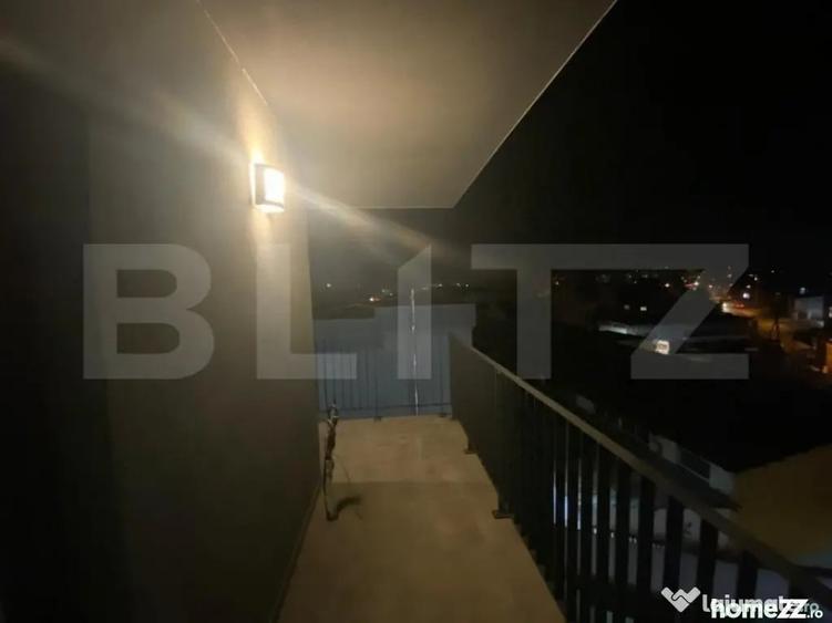 Apartament cu 3 camere semidecomandat în Calea București