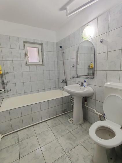 Apartament cu 2 camere decomandat în E3