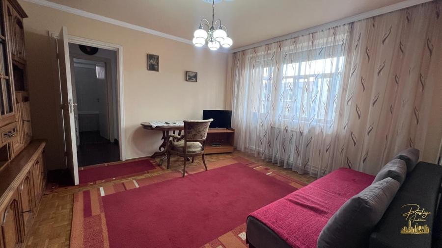 Apartament cu 3 camere decomandat, mobilat în Central