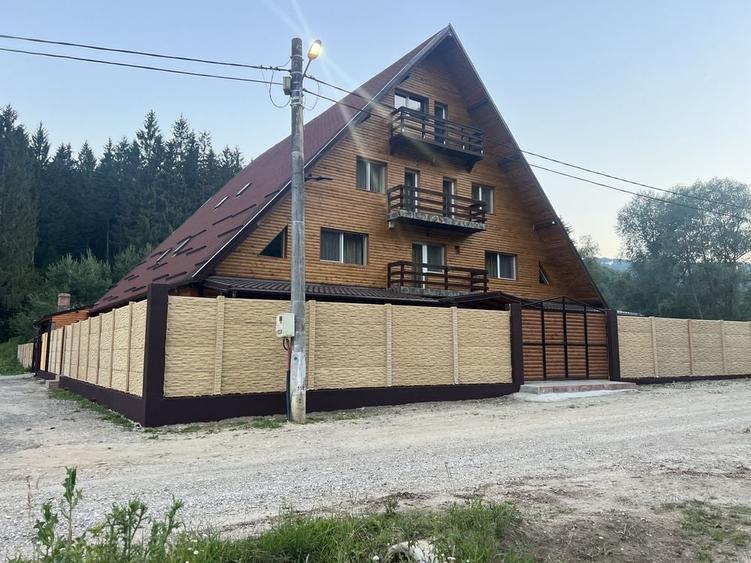 Casă cu 4 camere cu Teren 2000 Mp în Central