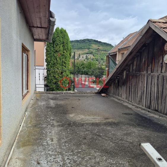 Casă individuală cu 10 camere cu Teren 1200 Mp în Sângeorgiu de Pădure