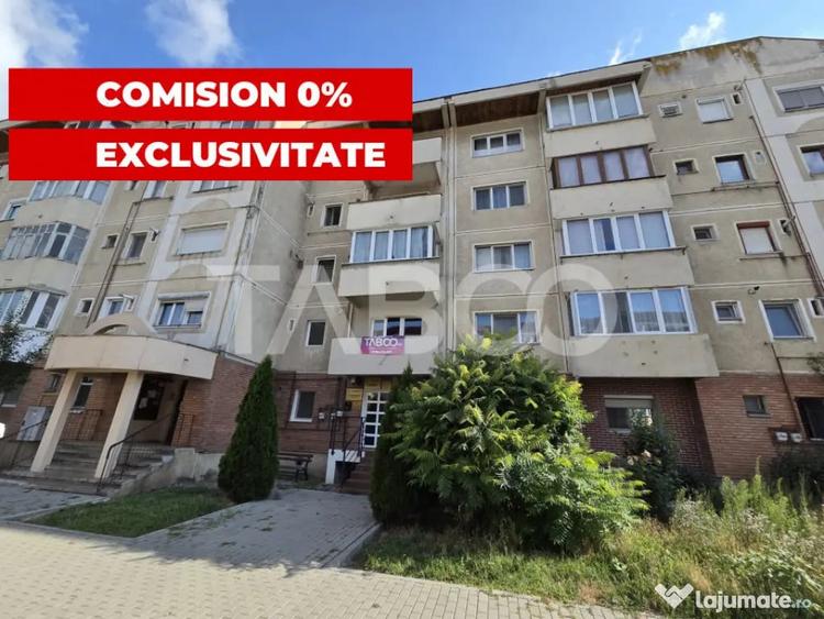 Apartament cu 4 camere decomandat în Central