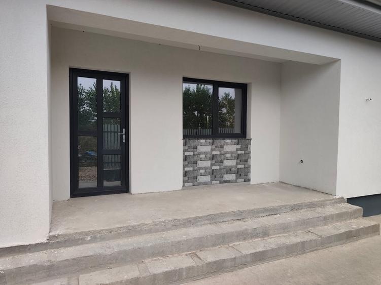 Casă individuală cu 4 camere cu Teren 350 Mp în Joița
