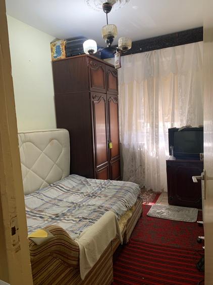 Apartament cu 3 camere semidecomandat în Km 4-5
