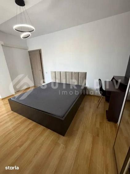 Apartament cu 3 camere semidecomandat în Central