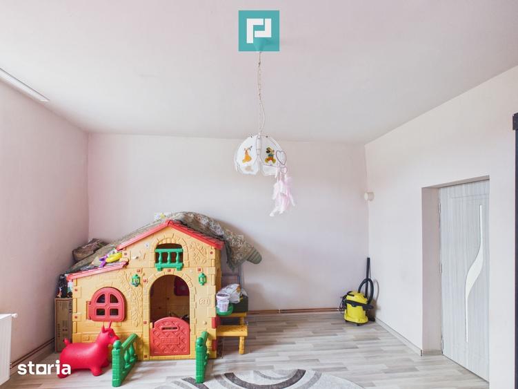 Casă cu 3 camere cu Teren 1500 Mp în Central