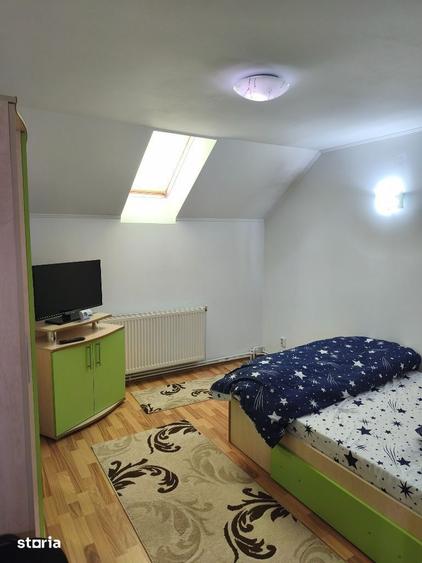 Casă cu 5 camere cu Teren 145 Mp în Vlădesti