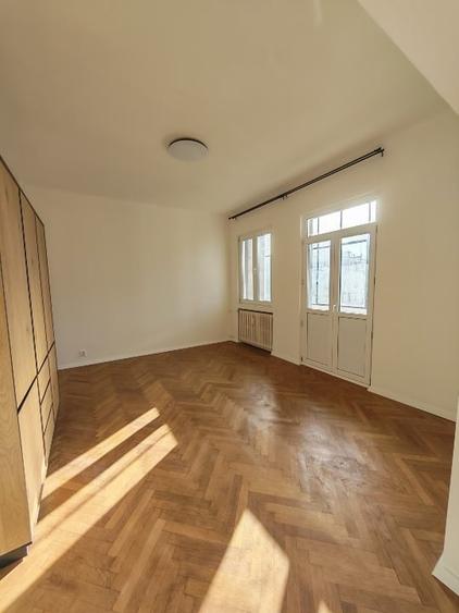 Apartament cu 3 camere decomandat, mobilat în Banu Manta