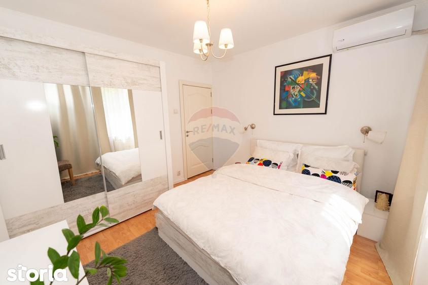 Apartament cu 3 camere, mobilat în Tei