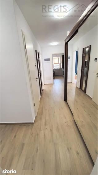 Apartament cu 3 camere decomandat în Tractorul