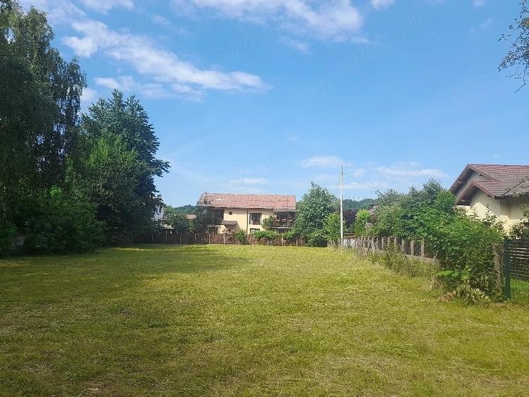 Teren de 1051 mp, în Breaza de Sus