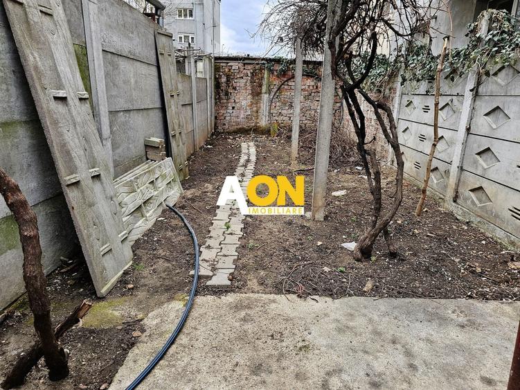 Casă individuală cu 3 camere cu Canalizare în Cetate