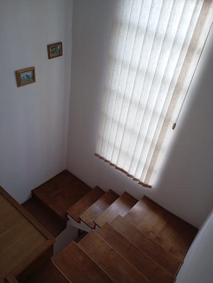 Casă individuală cu 4 camere cu Teren 2000 Mp în Central
