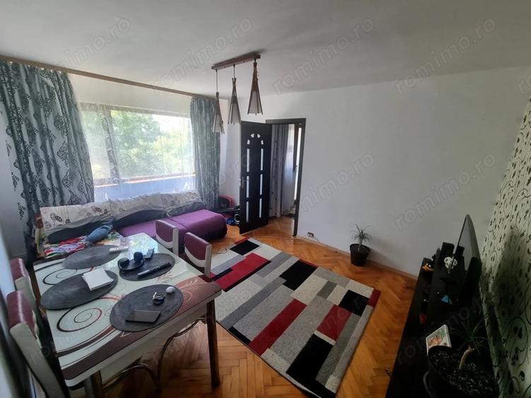 Apartament cu 2 camere nedecomandat în Km 4