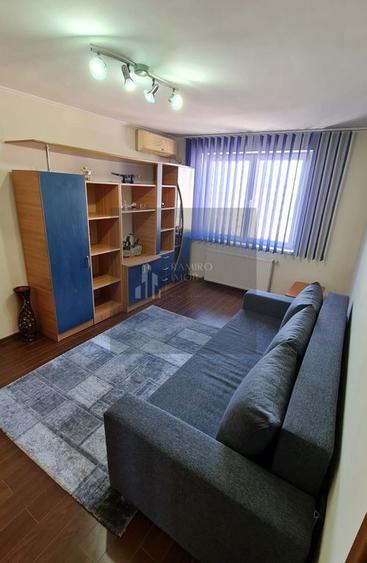 Apartament cu 2 camere decomandat în Apărătorii Patriei