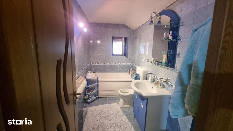 Casă cu 4 camere cu Teren 1079 Mp în Hidiș
