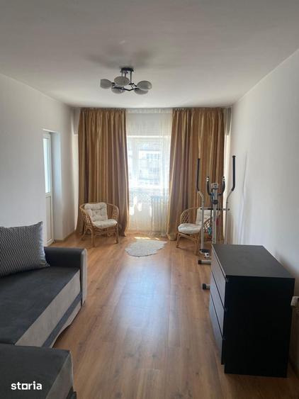 Apartament cu 3 camere decomandat în Pantelimon