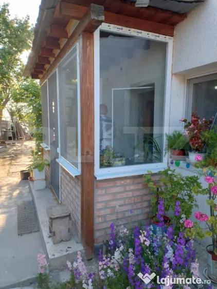 Casă cu 3 camere cu Teren 950 Mp în Șimnicu de Sus