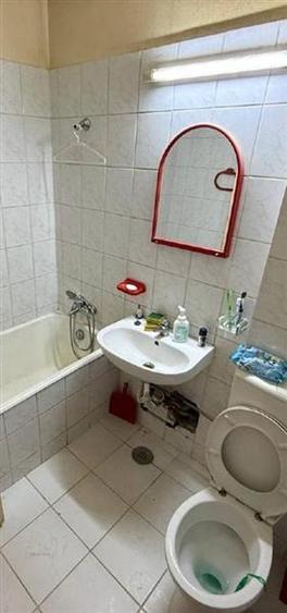 Apartament cu 3 camere semidecomandat în Domenii
