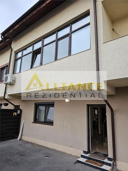 Casă individuală cu 5 camere cu Canalizare în Sud