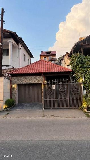 Casă cu 4 camere cu Teren 552 Mp în Central