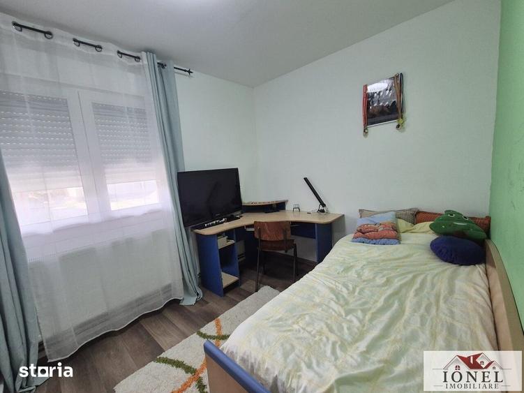 Casă cu 4 camere cu Canalizare în Central