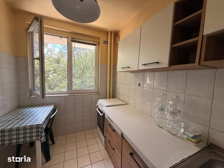 Apartament cu 2 camere semidecomandat în 1 Mai