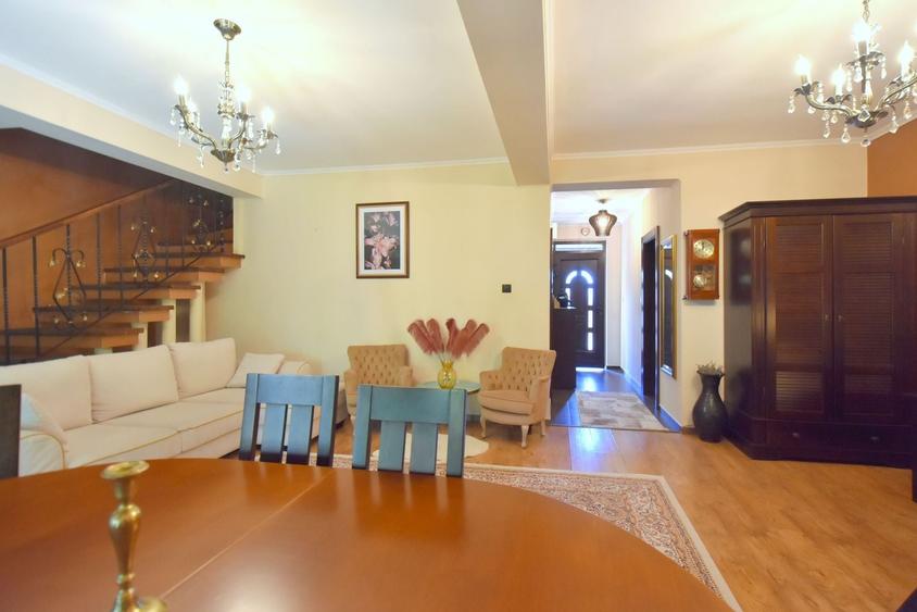 Duplex cu 4 camere cu Canalizare în Dumbrăvița