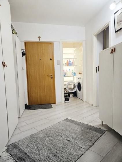 Apartament cu 3 camere decomandat, mobilat în Faleza Nord