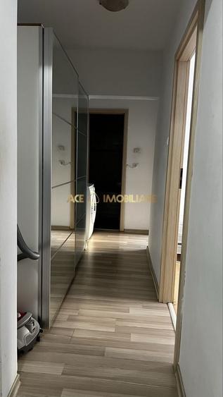 Apartament cu 3 camere semidecomandat, mobilat în Drumul Taberei
