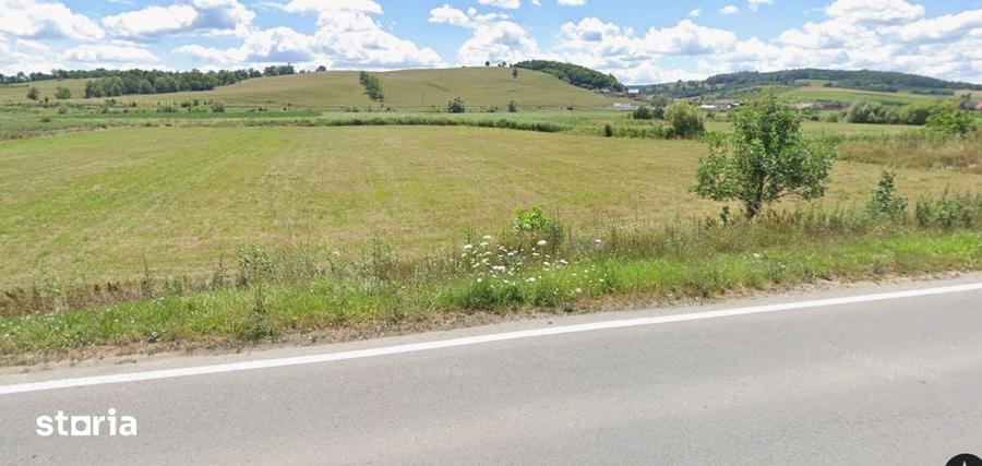 Teren de 8100 mp, în Central