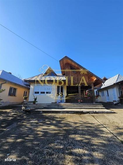 Casă cu 4 camere în Borzești