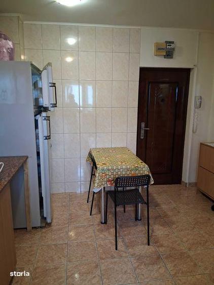 Apartament cu 3 camere în Berceni
