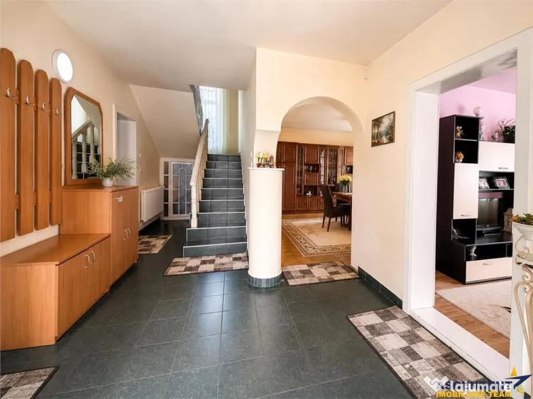 Casă cu 6 camere cu Teren 996 Mp în Gălăoaia