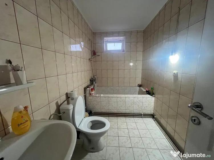 Apartament cu 4 camere decomandat în Aradul Nou
