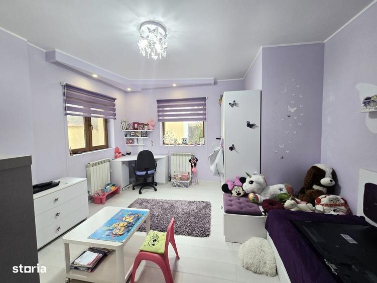 Casă cu 4 camere în Central