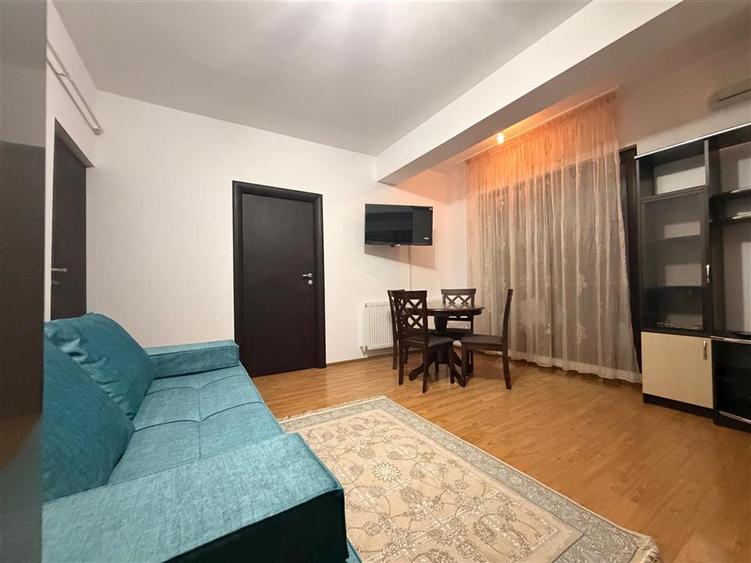 Apartament cu 3 camere semidecomandat, mobilat în Moșilor