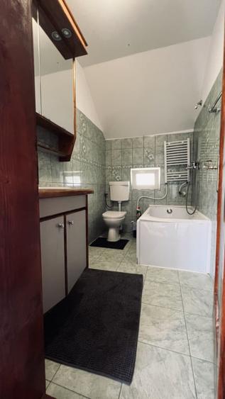 Apartament cu 3 camere decomandat, mobilat în Chișoda