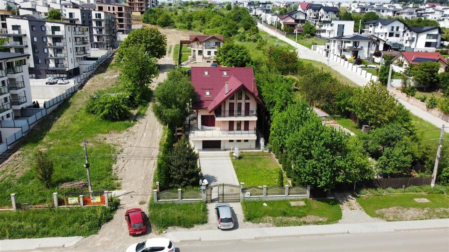 Casă individuală cu 5 camere cu Canalizare în Rediu