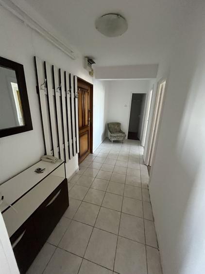 Apartament cu 3 camere decomandat în Semicentral