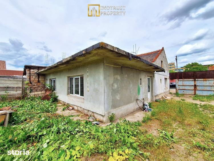 Casă cu 6 camere cu Teren 720 Mp în Șega