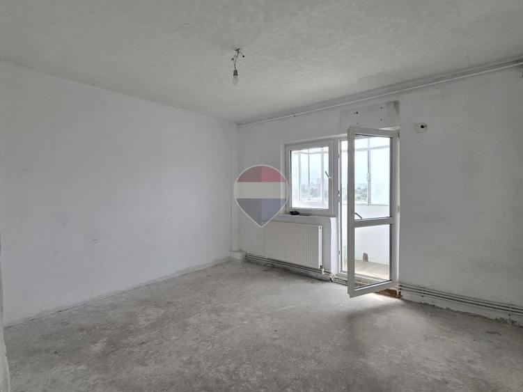 Apartament cu 3 camere decomandat în Berceni